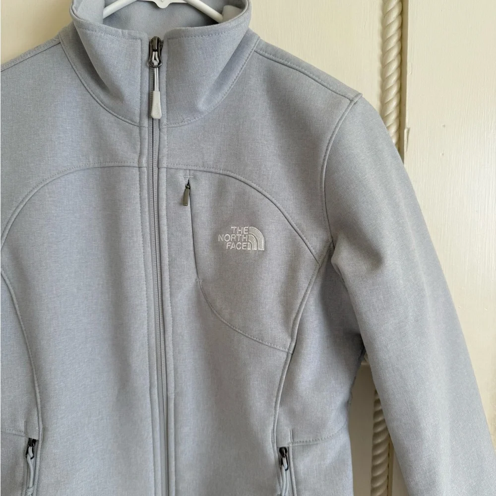 The North Face Apex Bionic women's soft shell jacket in light grey XS‎